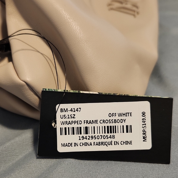 Badgley Mischka Cream Crossbody Bag - Picture 2 of 10